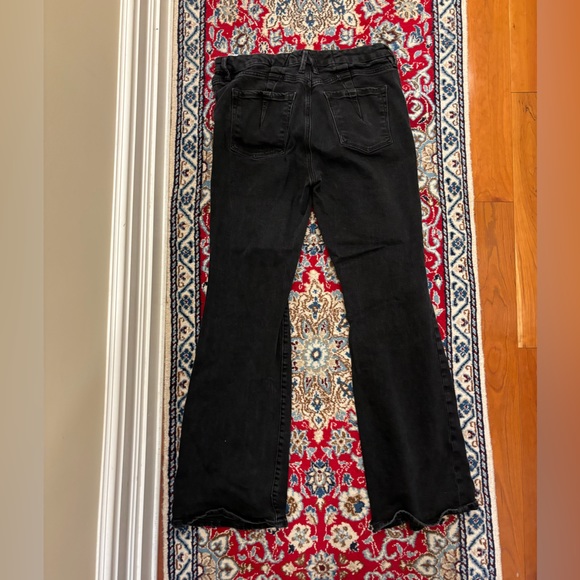 Good American Good Legs Flare in Black 287. Size 14. - Picture 7 of 9